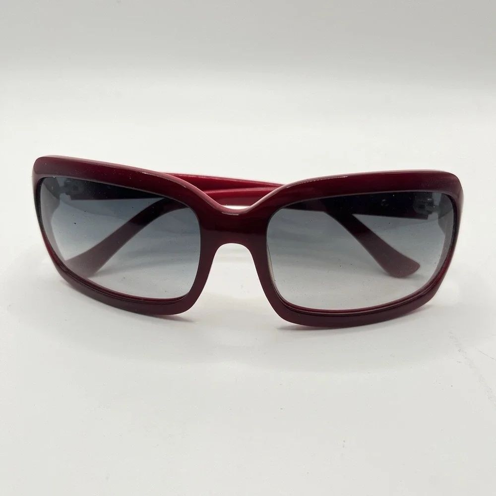 BCBG Maxazira Red Fashion Sunglasses‎ With Magnetic Case